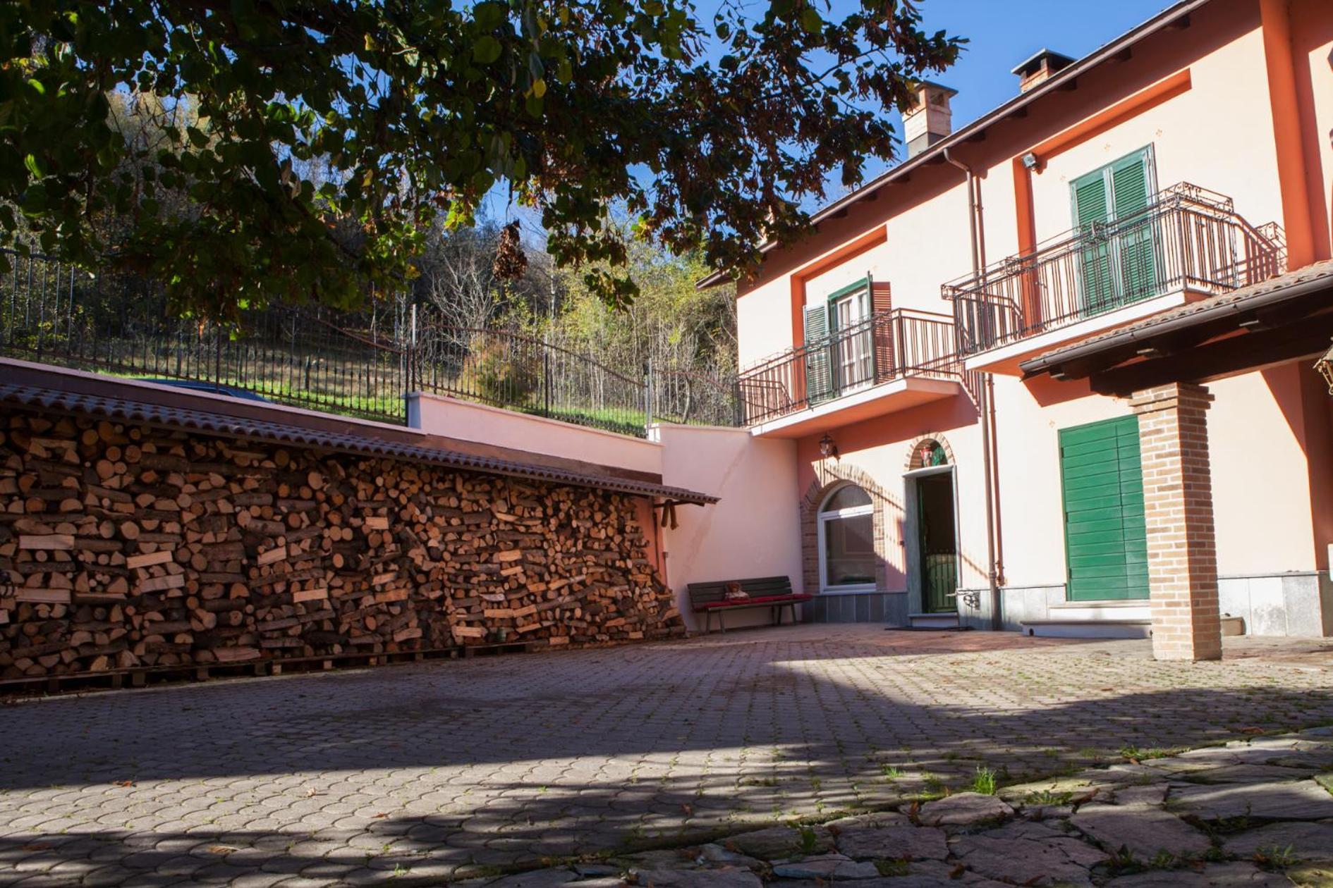B&B Casa Dell'Orso Лурисия Екстериор снимка